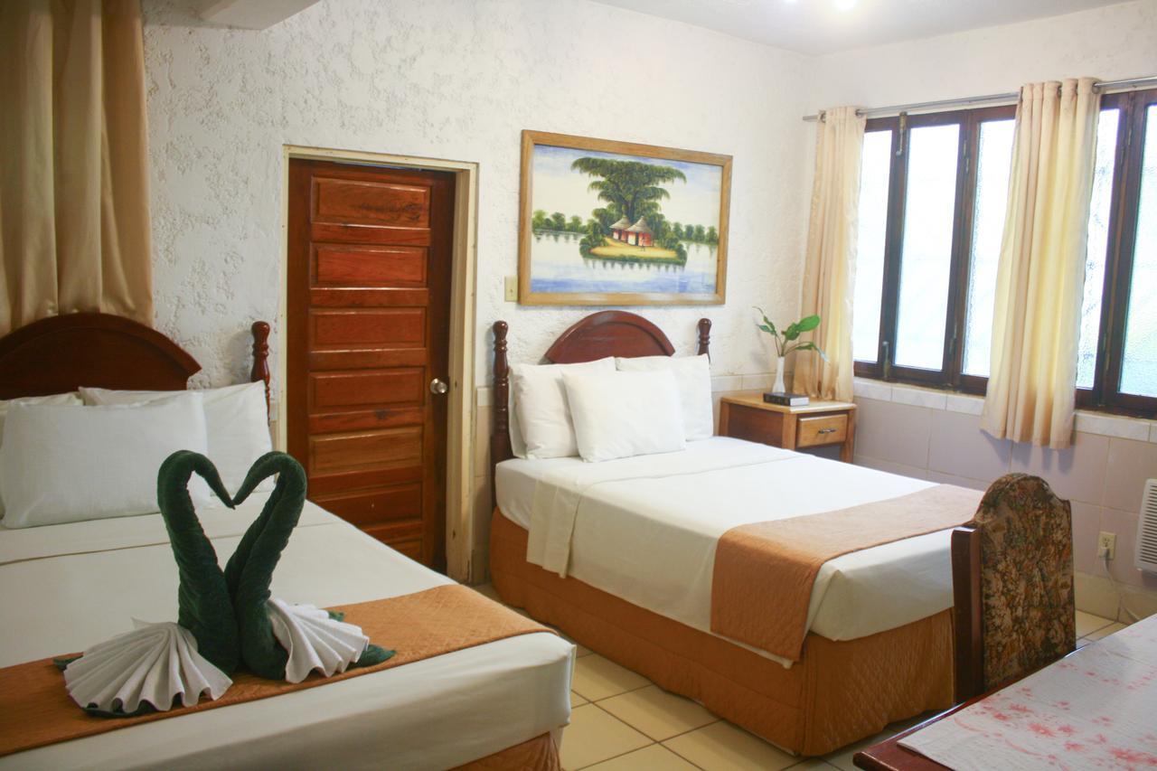 Hotel Maya Corozal Town Esterno foto