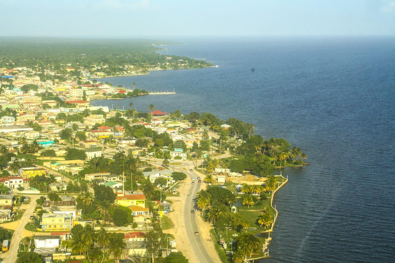 Hotel Maya Corozal Town Esterno foto