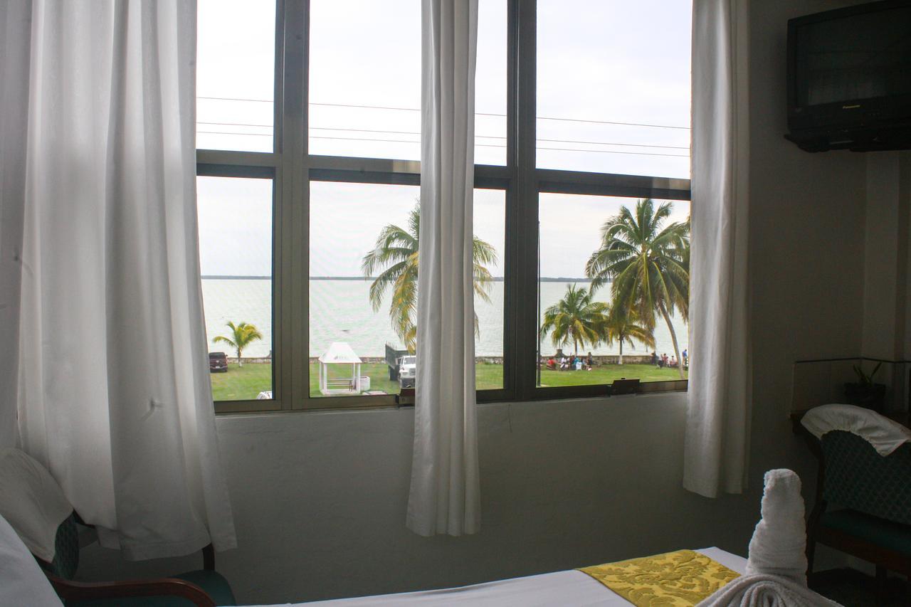 Hotel Maya Corozal Town Esterno foto
