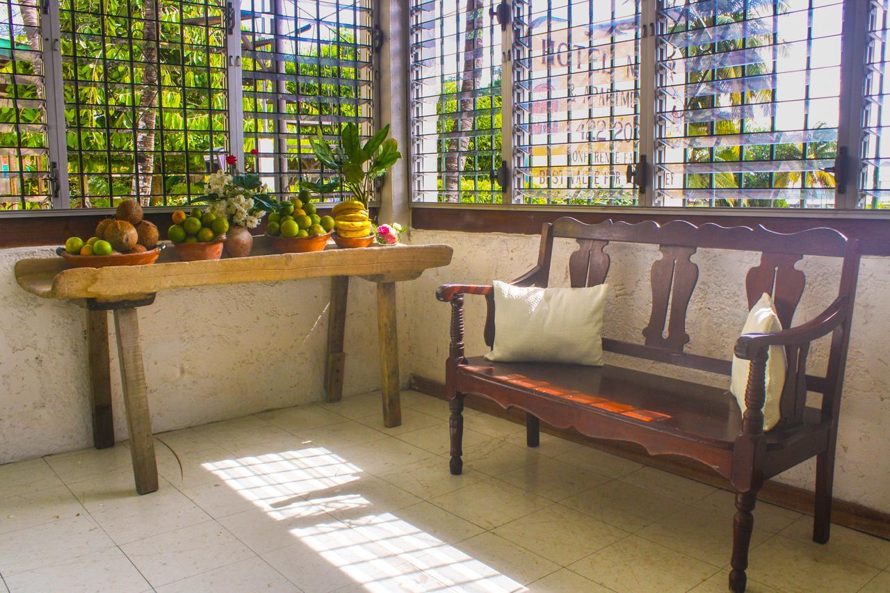 Hotel Maya Corozal Town Esterno foto